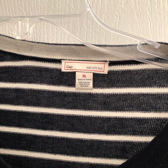 GAP sweater - Picture 2 of 2
